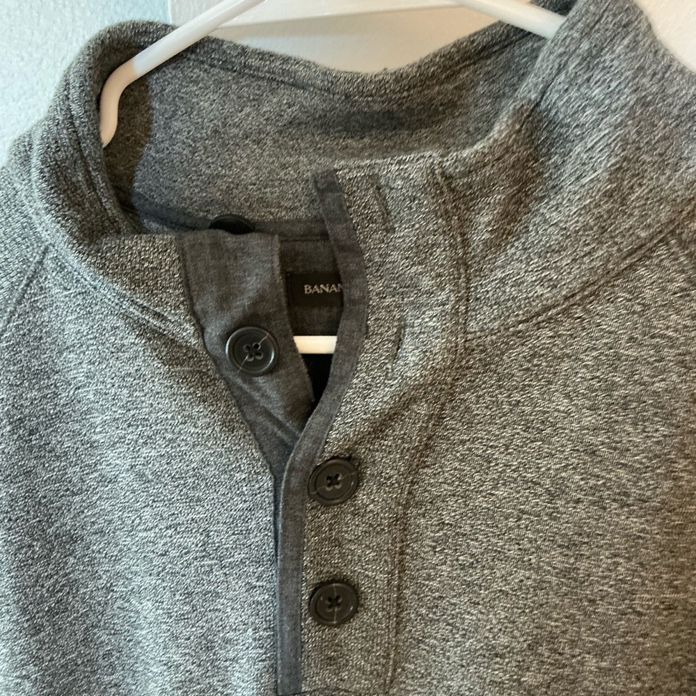 Banana Republic Men's Gray pullover - Picture 4 of 5
